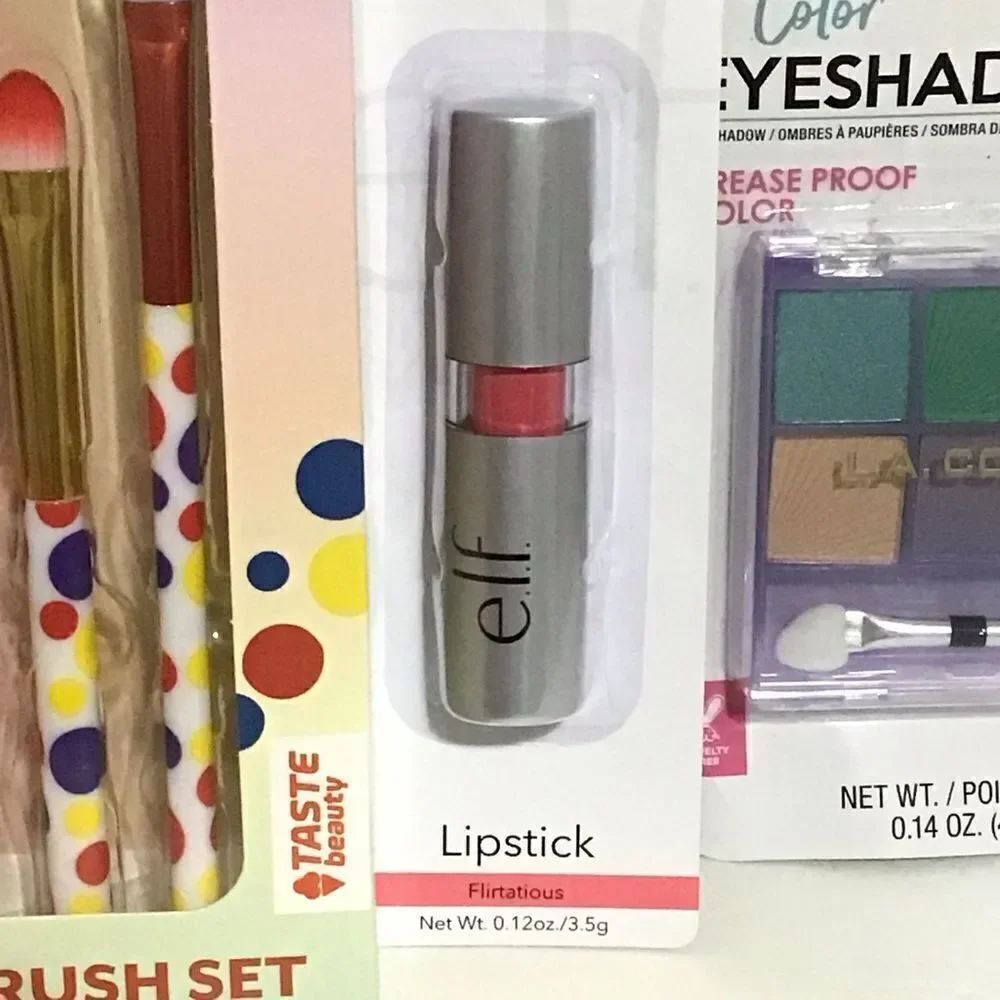 ‎Girls Makeup and Brushes Bundle